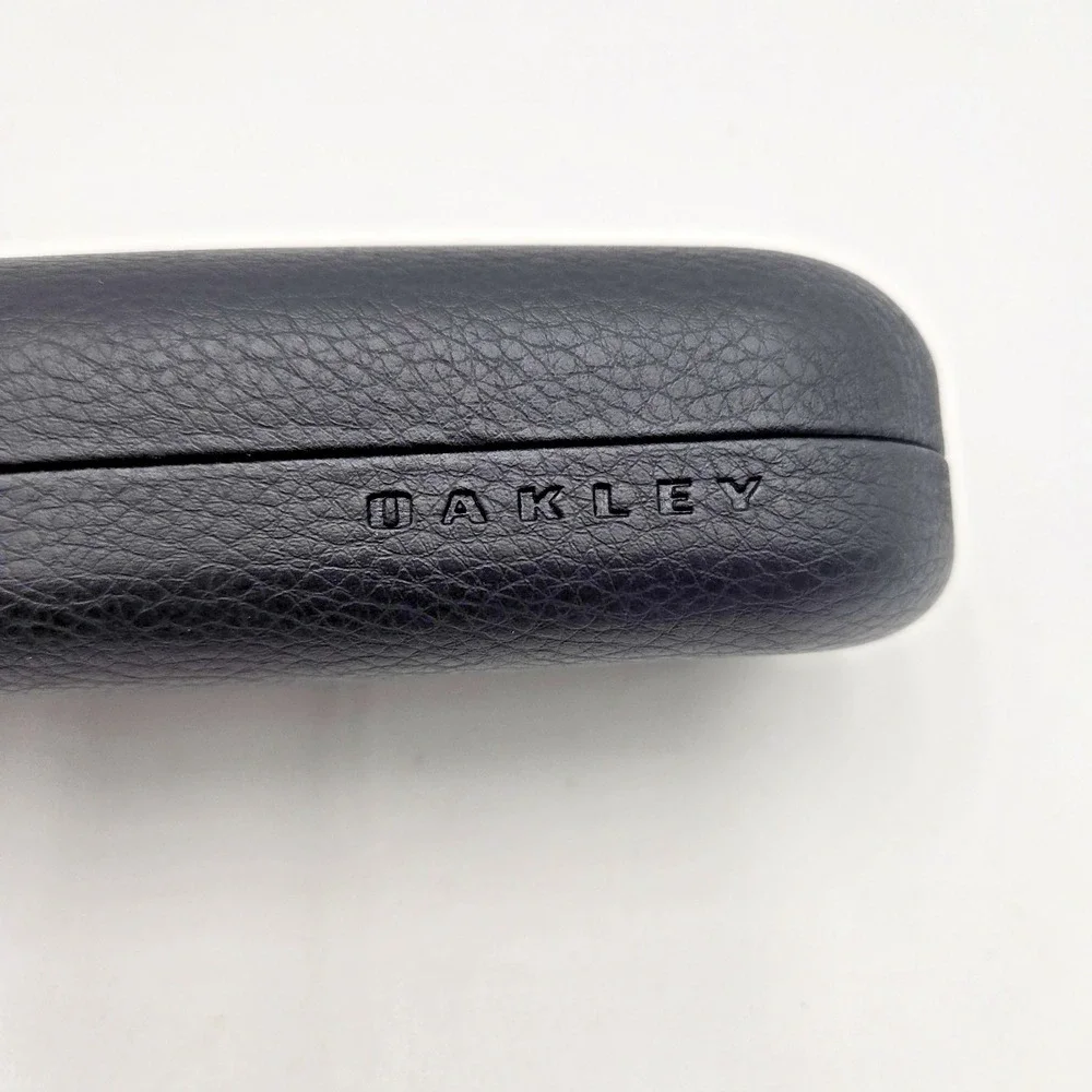 Oakley Sunglass Black Clamshell Hard‎ Case